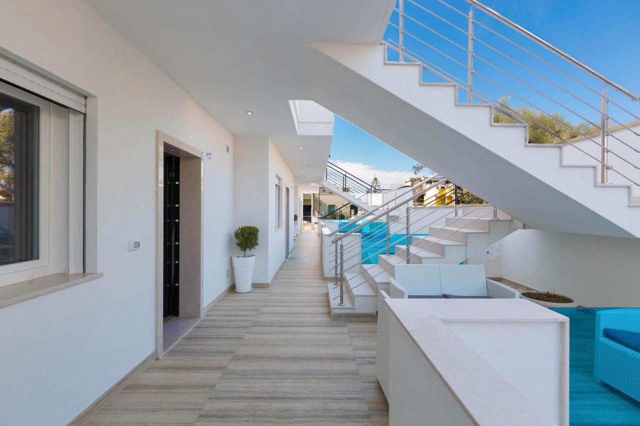Absolute Apartment